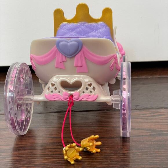 Shopkins Happy Places Royal Crown Carriage Replacement Doll Toy Stained Seat - Picture 3 of 8